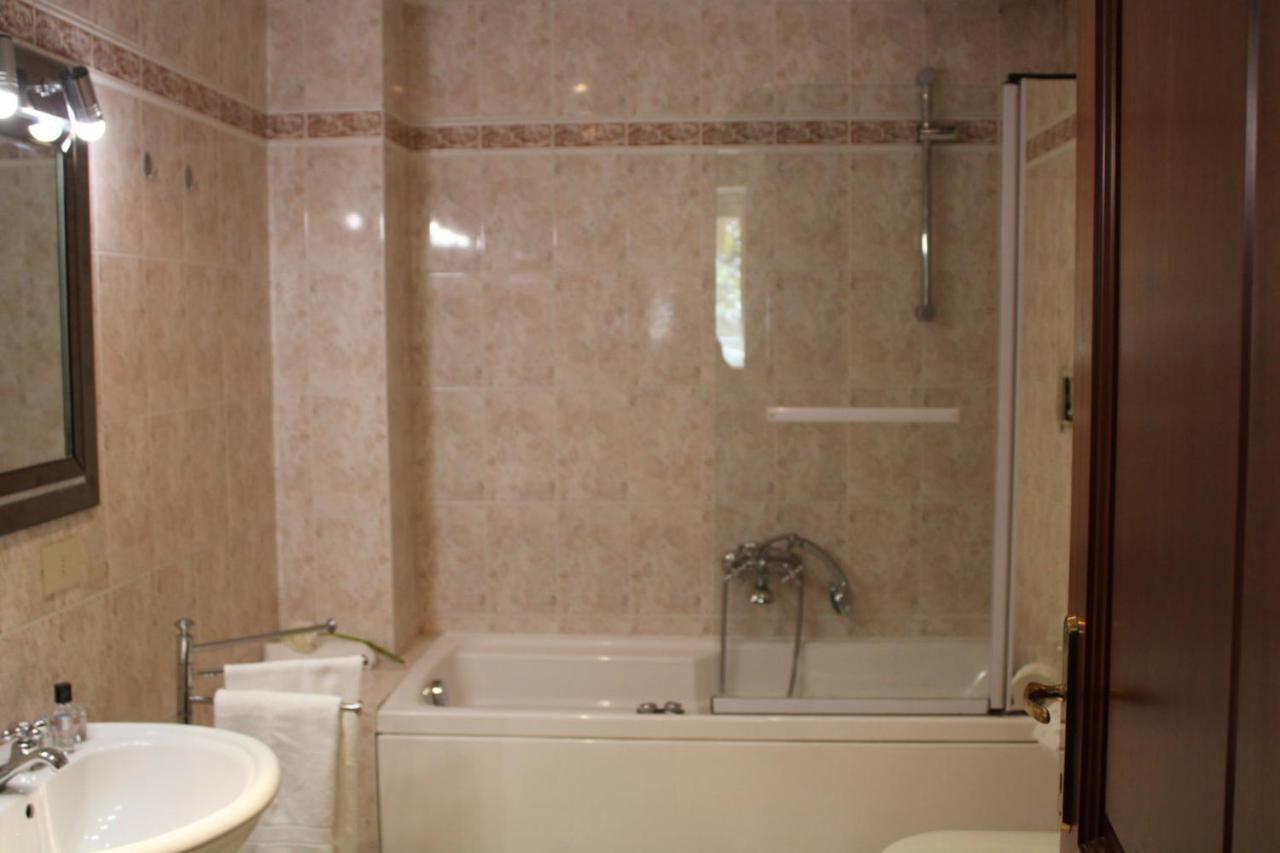 Colosseum New Charming Apartment โรม ภายนอก รูปภาพ